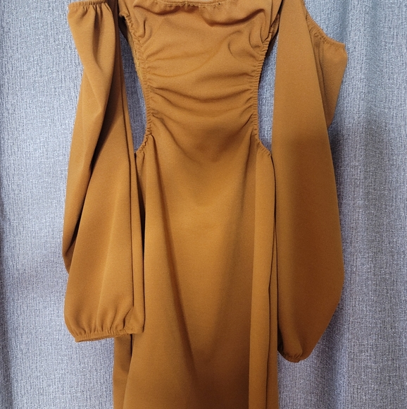 Strapless dress with long sleeves - Picture 12 of 13